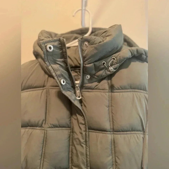 Bernardo Winter Resort Quilted Hooded Puffer Vest NEW NEVER WORN! SIZE S NO TAGS - Picture 10 of 10